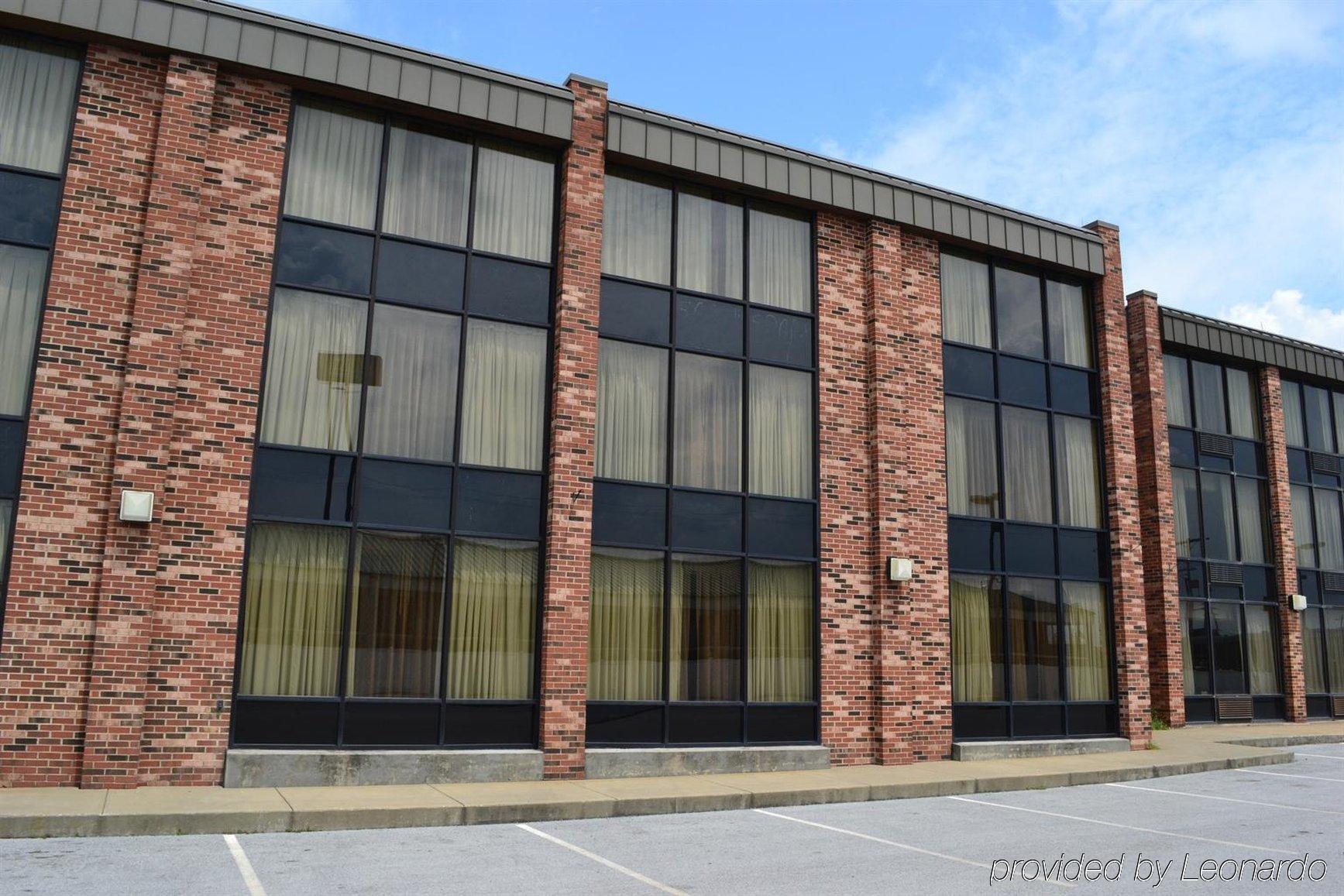 Jameson Inn & Suites Bowling Green Exterior photo