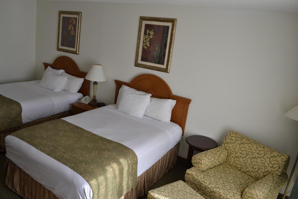 Jameson Inn & Suites Bowling Green Exterior photo