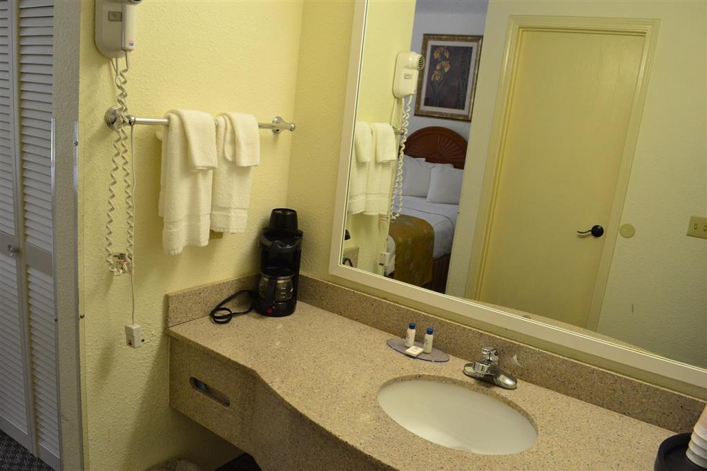 Jameson Inn & Suites Bowling Green Room photo