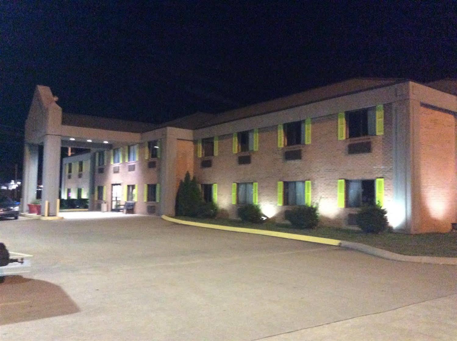 Jameson Inn & Suites Bowling Green Exterior photo