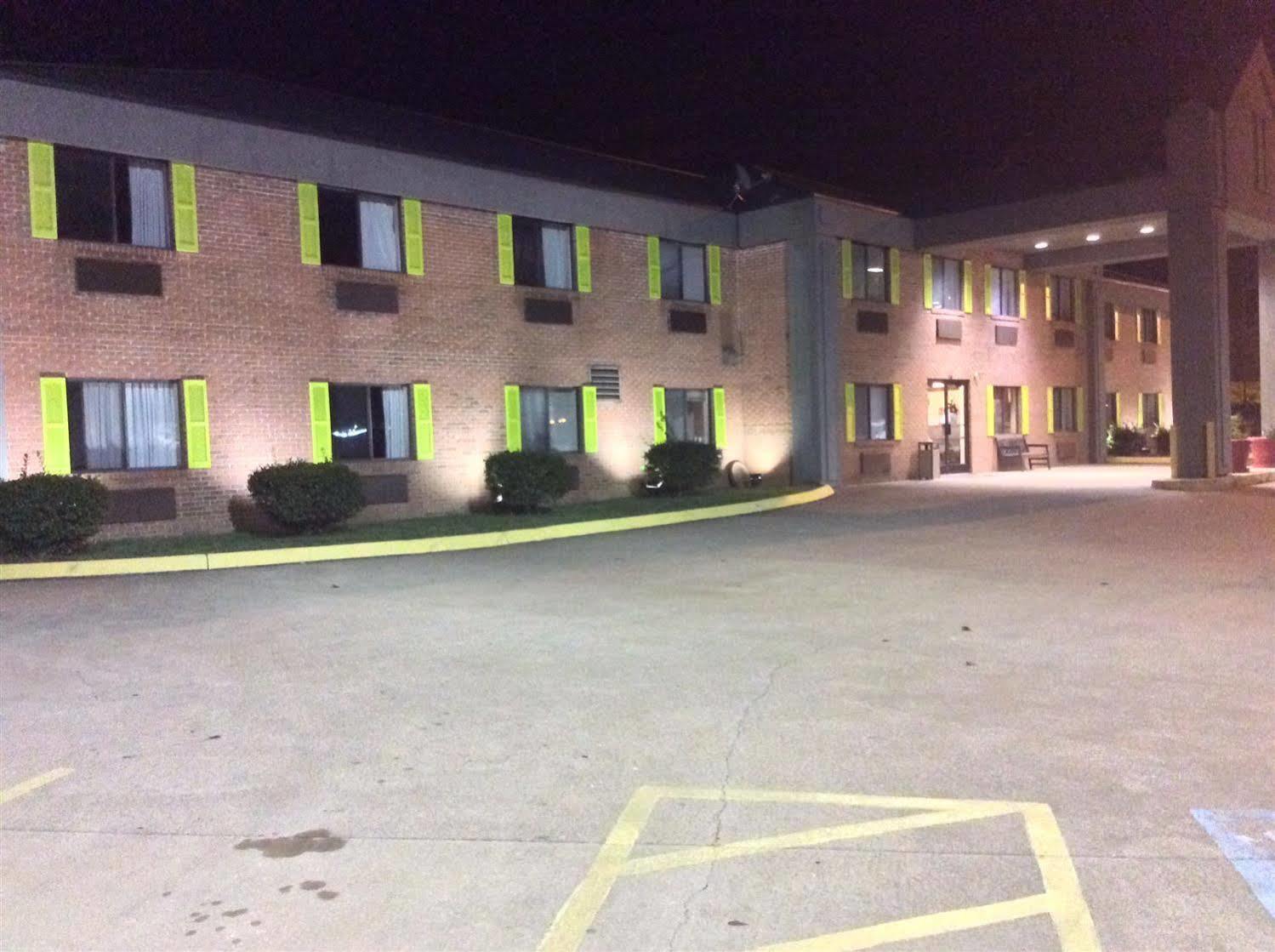 Jameson Inn & Suites Bowling Green Exterior photo