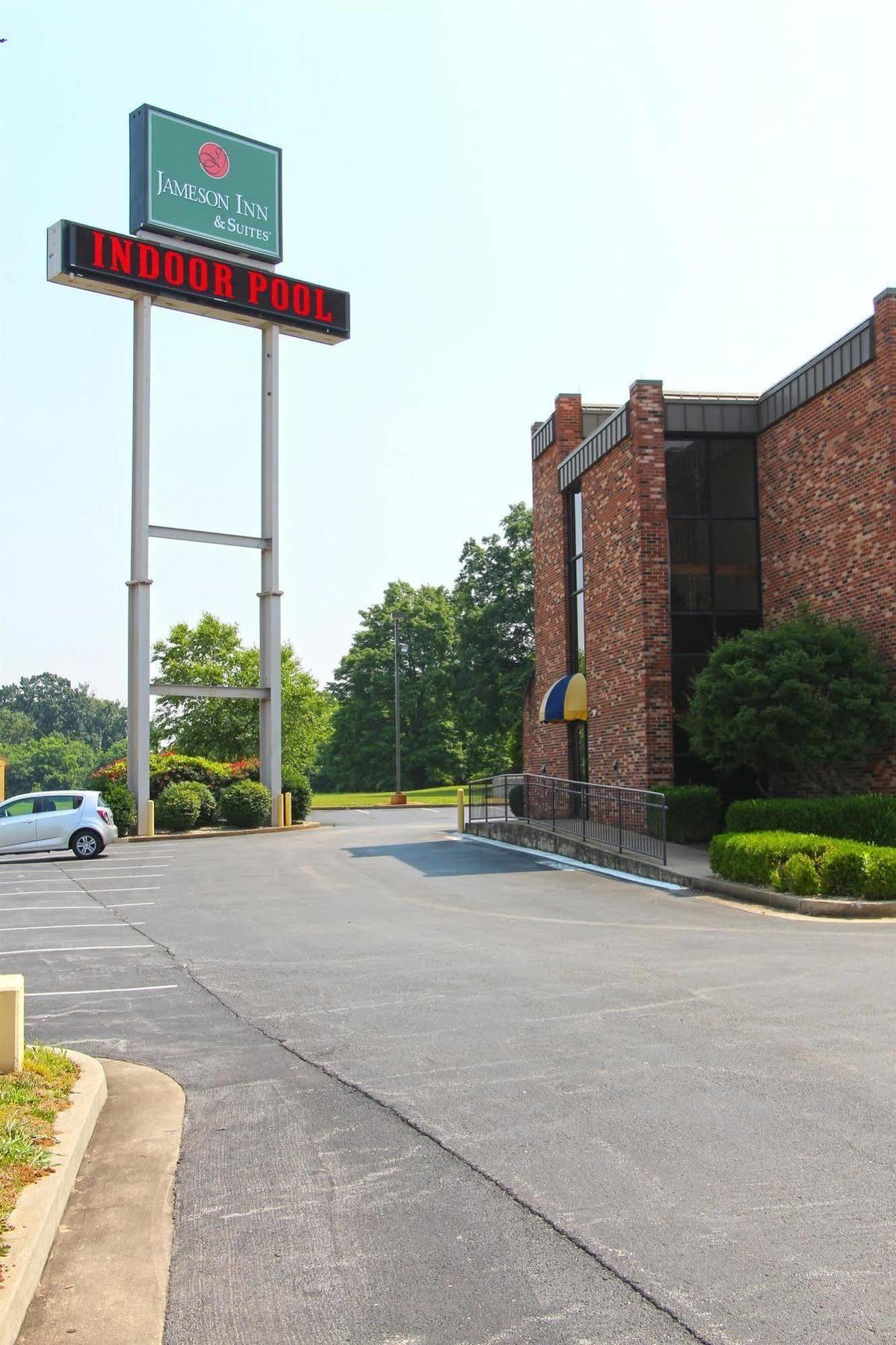 Jameson Inn & Suites Bowling Green Exterior photo