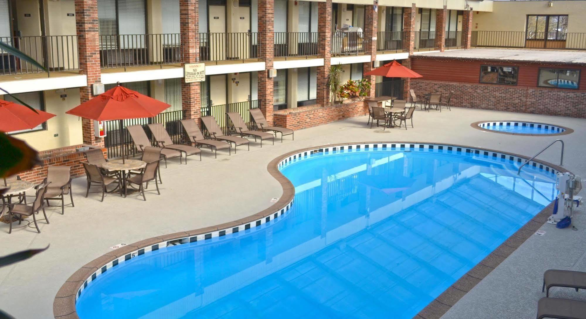 Jameson Inn & Suites Bowling Green Exterior photo